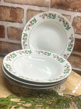 Vintage Christmas Charm-Delight-Holiday-Harmony bowls. Set of 4
by GIBSON DESIGN